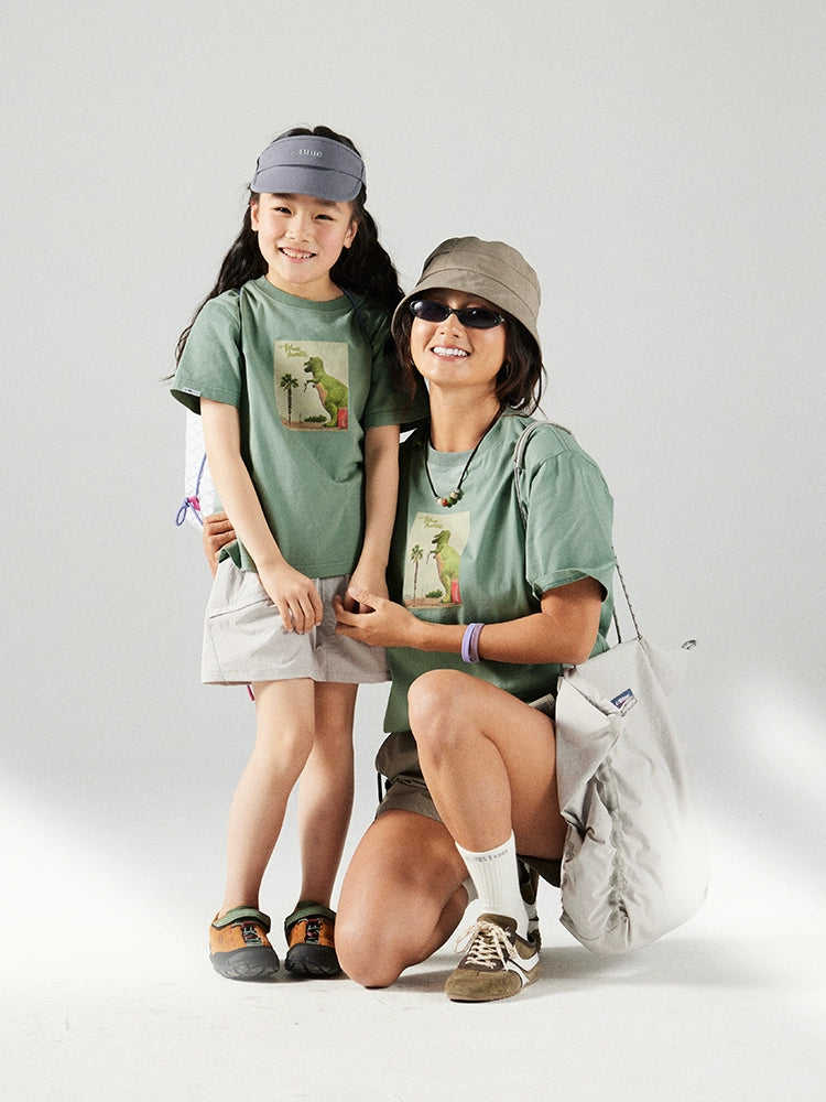 恐竜プリントTシャツ